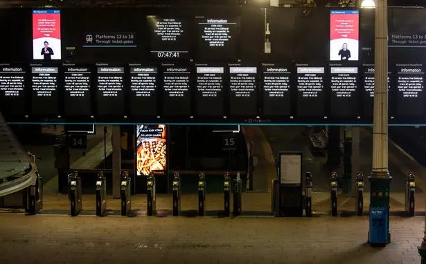 英国气象局发布了“无处不在风暴Éowyn”红色“生命危险”警报